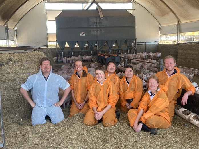 vet placement vic1 From left to right: Dr Jonathan Van Dissel, and Pig Club veterinary students Emily Edwards, Bonnie Homer, Ruth Khaw, Lili Du, Gypsy Entriken, and Jackson Judd.
